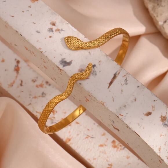 NEW 18K yellow gold plated snake checkered bracelet bangle jewelry B29A - Picture 5 of 8